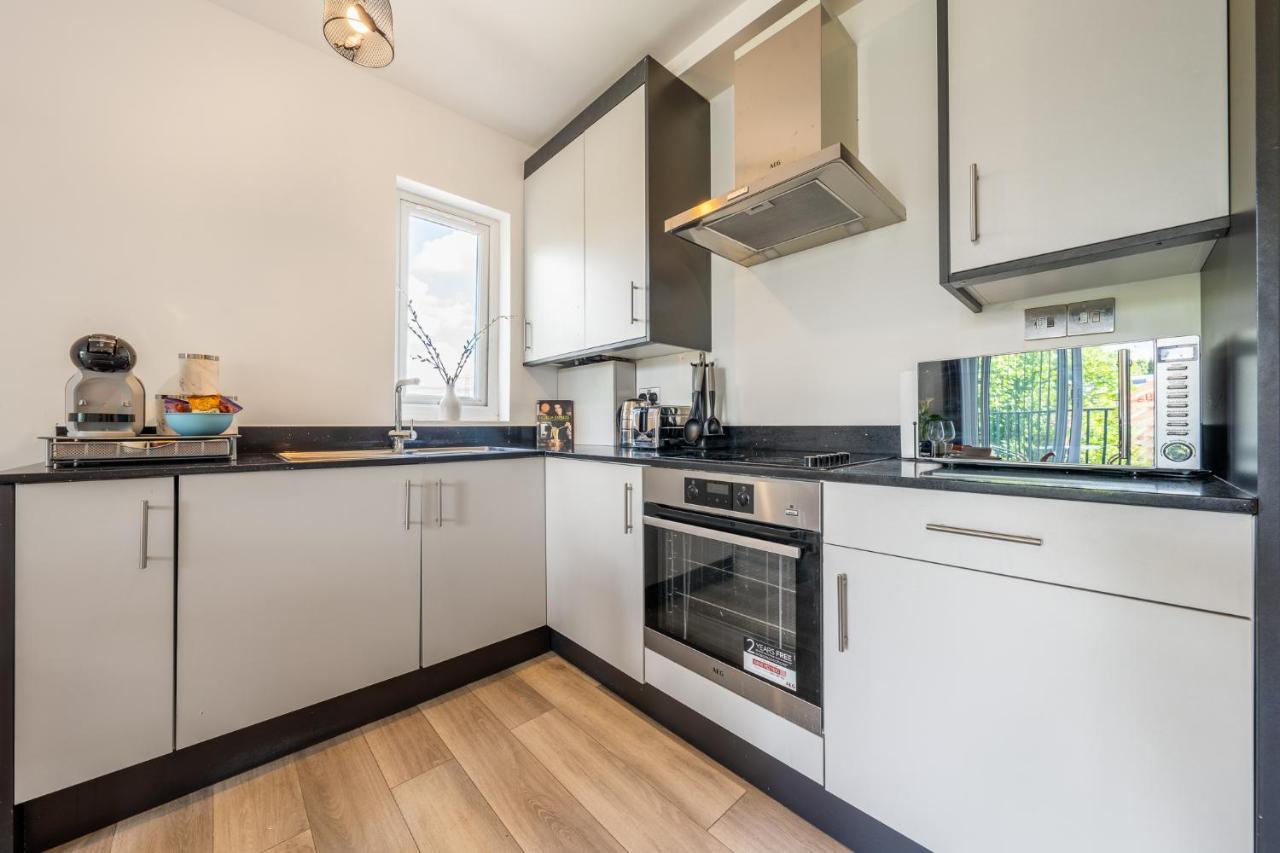 Ashview 8 - Heathrow - Business - Free Parking Apartment Staines-upon-Thames Ngoại thất bức ảnh