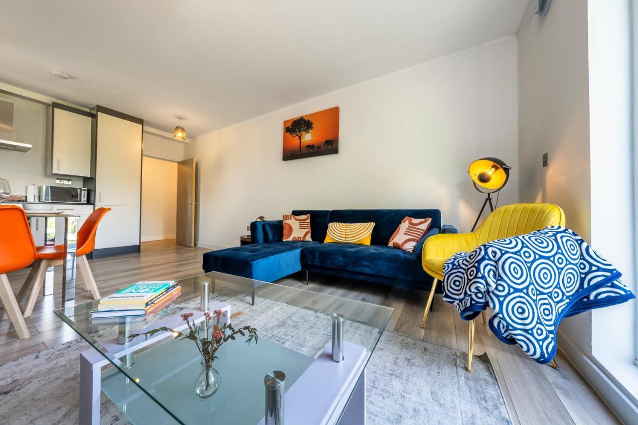 Ashview 8 - Heathrow - Business - Free Parking Apartment Staines-upon-Thames Ngoại thất bức ảnh