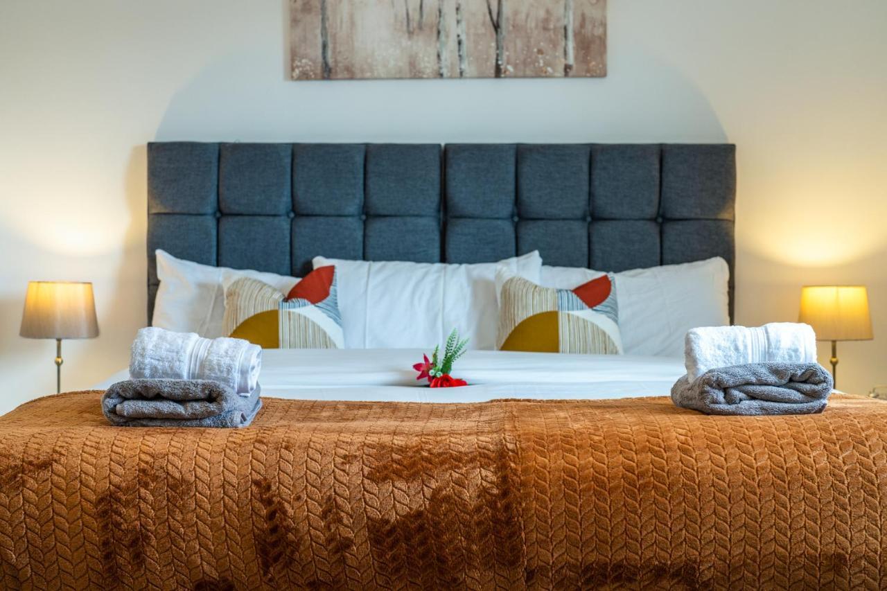 Ashview 8 - Heathrow - Business - Free Parking Apartment Staines-upon-Thames Ngoại thất bức ảnh